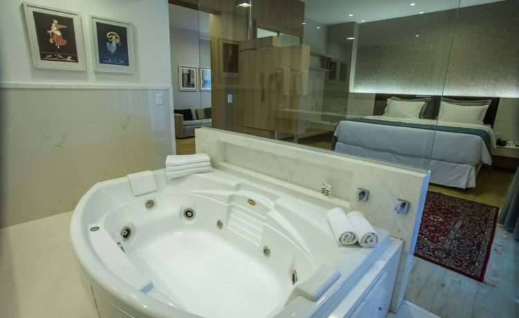 quarto suite com banheira